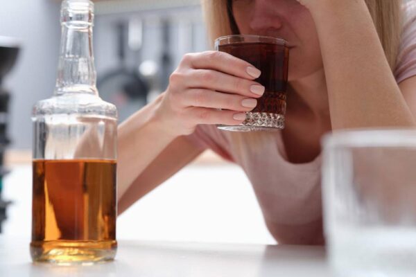 Przegląd domowych sposobów na obrzydzenie alkoholu